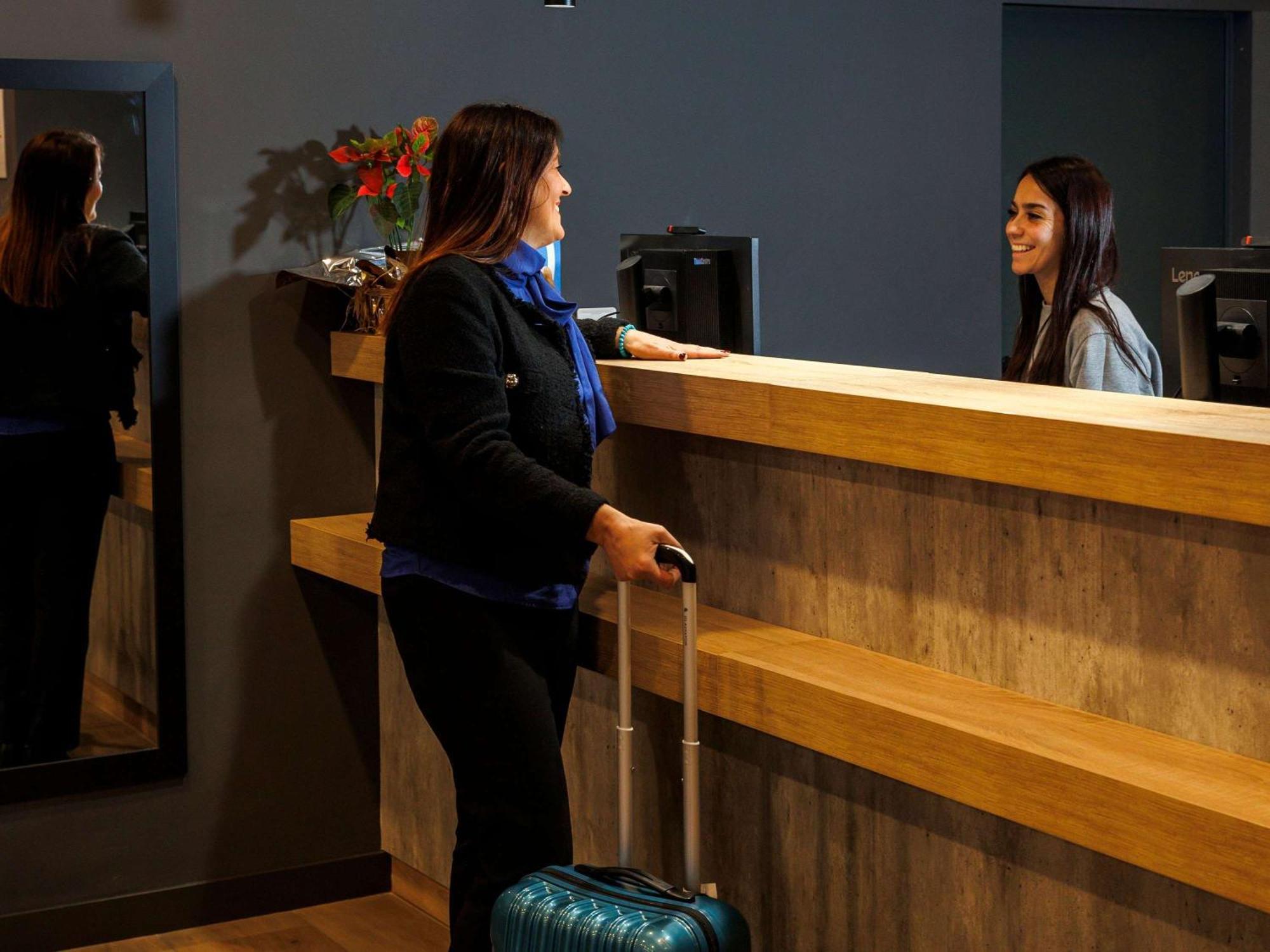 Ibis Budget Logrono Centro Eksteriør billede