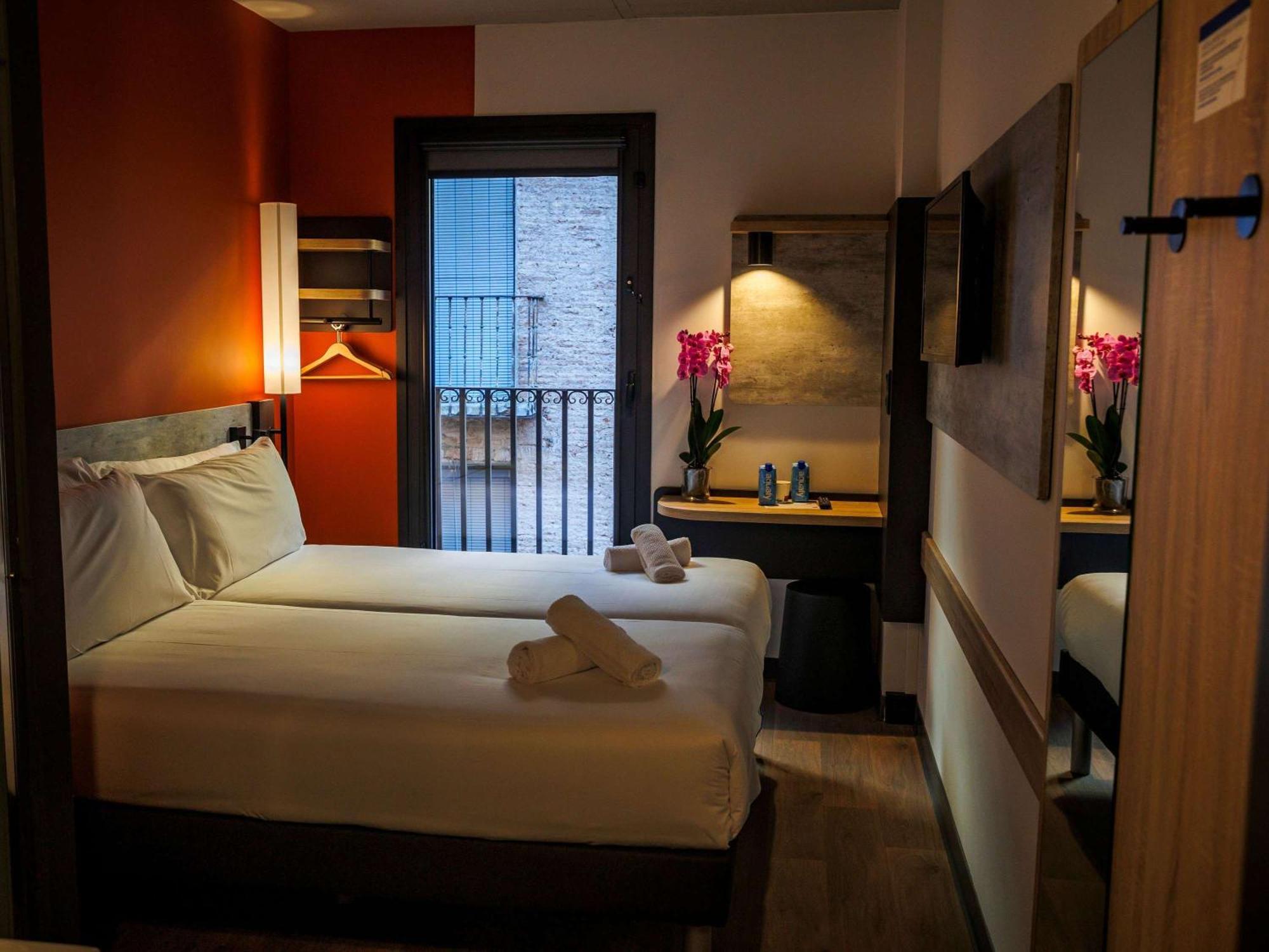 Ibis Budget Logrono Centro Eksteriør billede