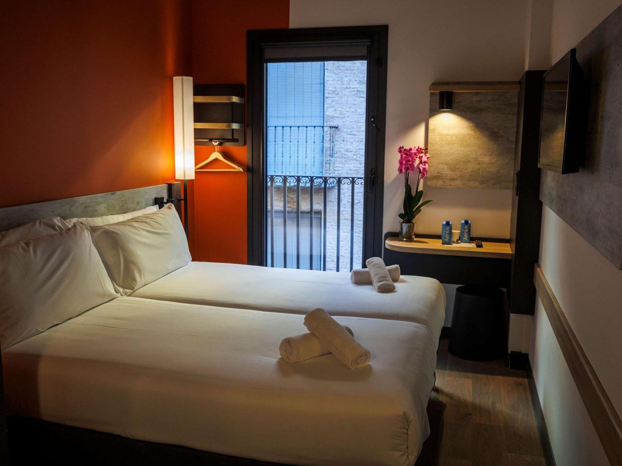 Ibis Budget Logrono Centro Eksteriør billede